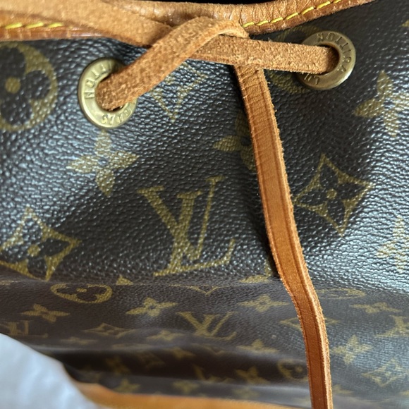 Authentic Louis Vuitton Monogram Bucket Bag - Picture 5 of 9